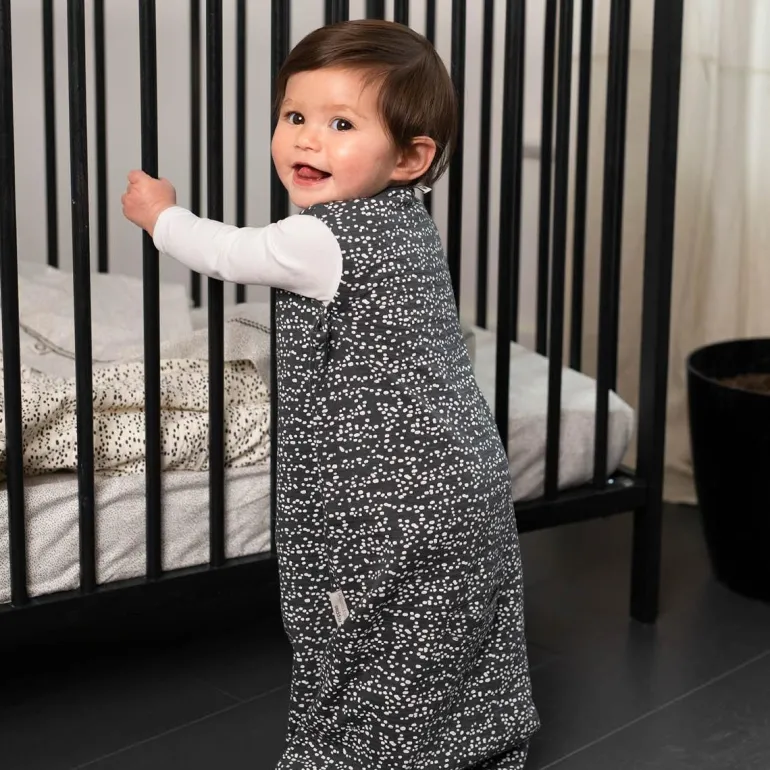 baby_zomerslaapzak_fancy__20.webp Noppies Babykamer | Slaapzakken<Baby Zomerslaapzak Fancy Dot - Forged Iron