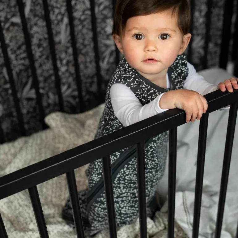 baby_zomerslaapzak_fancy__6-5.webp Noppies Babykamer | Slaapzakken<Baby Zomerslaapzak Fancy Dot - Forged Iron